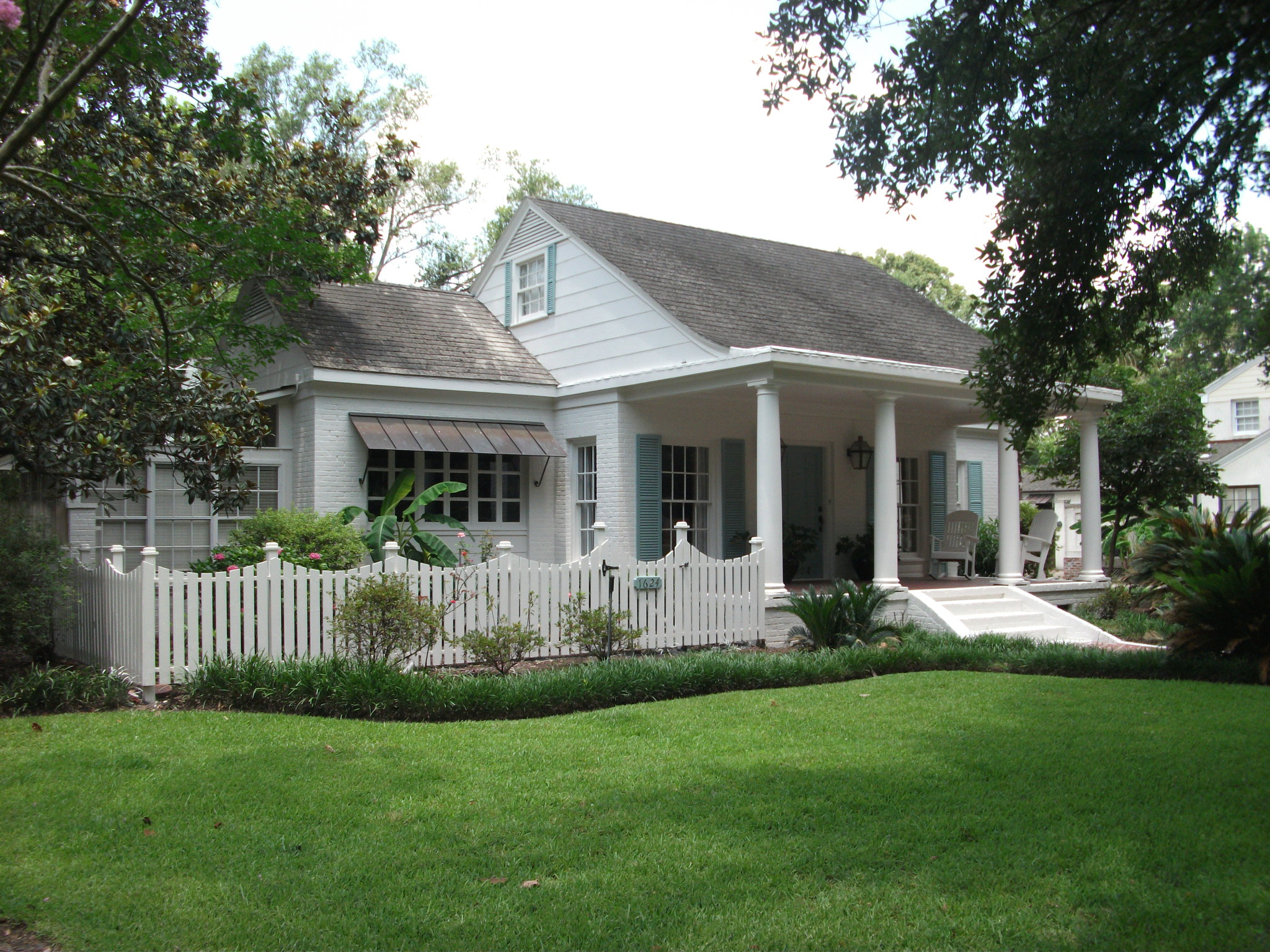 Beautiful home exterior.JPG