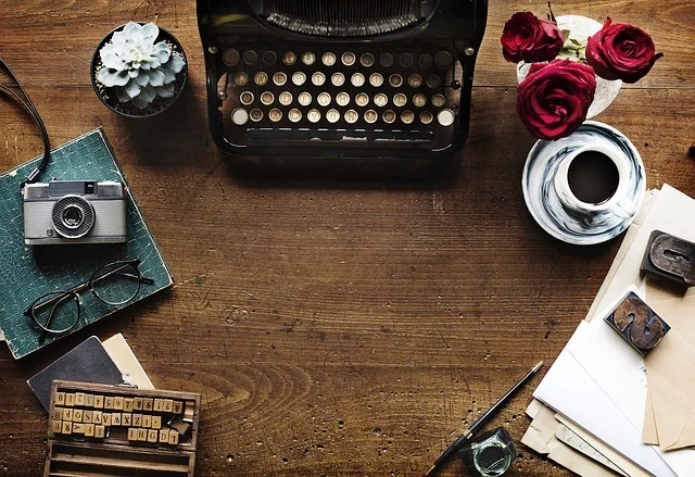 typewriter-2306479_640.jpg