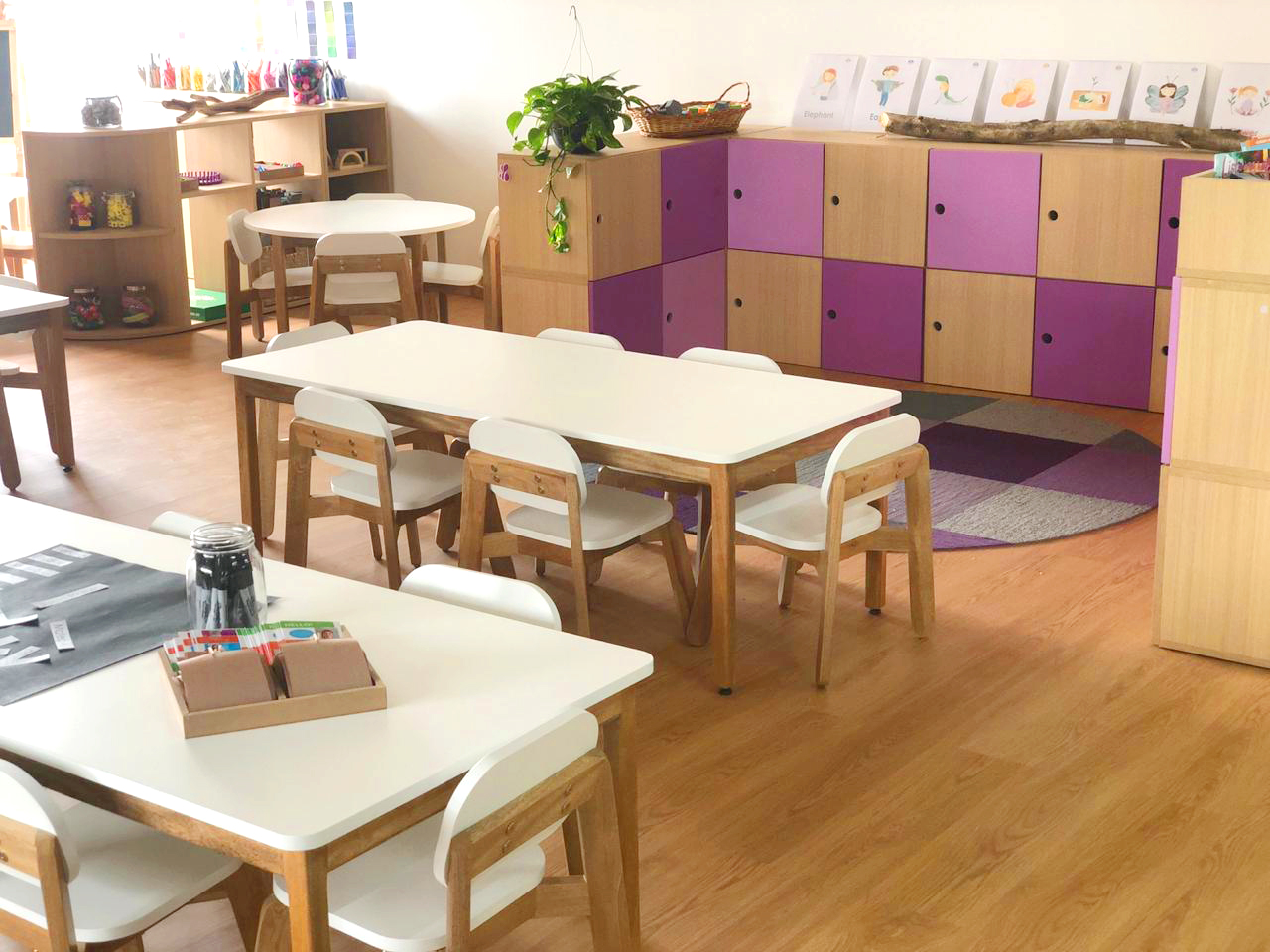 Interiorismo por EstudioFernandaOrozco | Sillas y mesas por STUL FURNITURE.