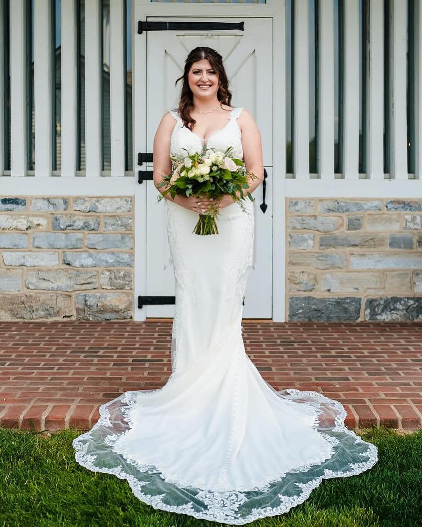 Spring is coming and we could not be more ecstatic! 💐✨
&bull;
&bull;
&bull;
Throwing it back to this beautiful day with @kupkate ! Thank you, Katelyn, for allowing us to be a part of your special day! We will cherish it forever! 🤍🥂
&bull;
&bull;
&