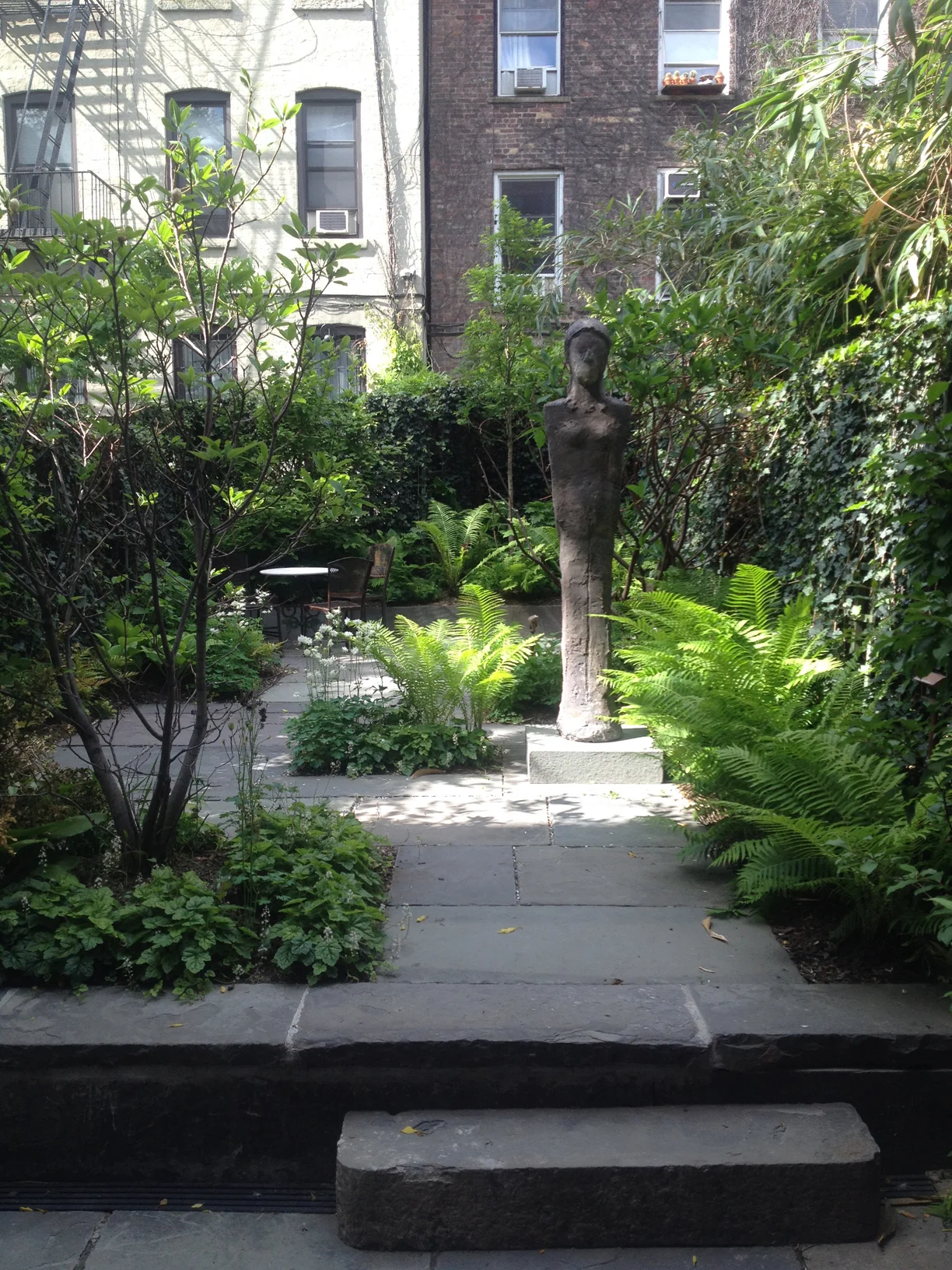CHELSEA COURTYARD DESIGN