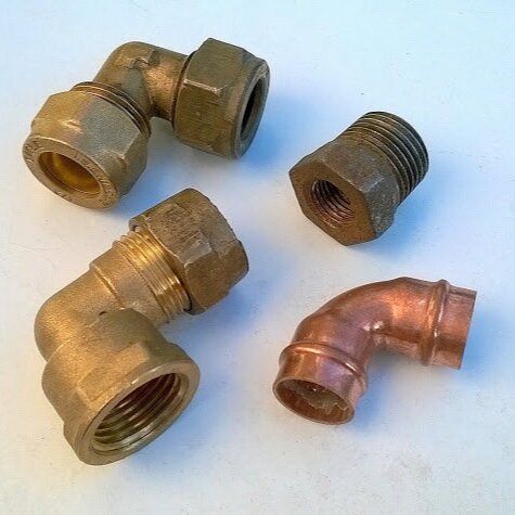 Should I Use PEX Tubing or Copper Pipe? - Home Repipe