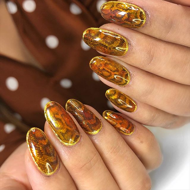Anotha view 🧡🐍🍂✨
&bull;
&bull;
Details on previous post 💛
@luxapolish @luminary_nail_systems @uberchicbeauty @the_nail_cove