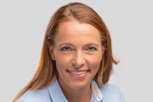 Moldenhauer_Andrea-Portrait-e1530256121621-600x600.jpg