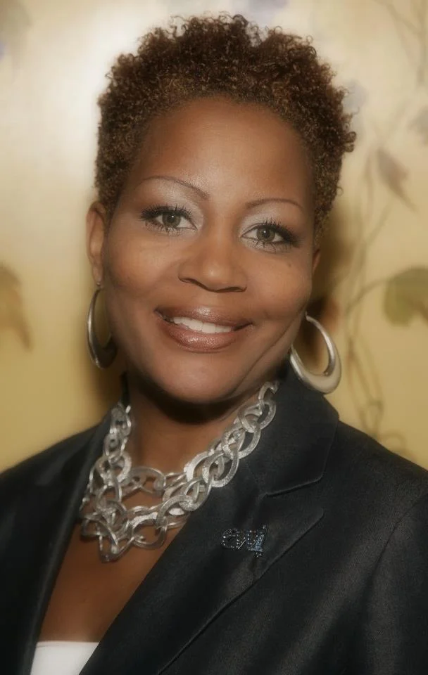 Verla Calhoun Kelley headshot.jpg