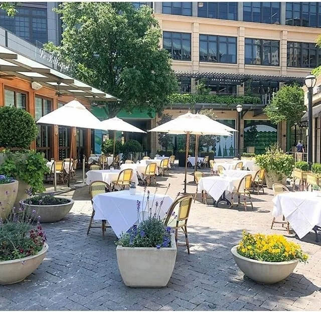 What better way to celebrate Mom than with a beautiful Al Fresco Mother's Day at Le Bilboquet! 🌸Swipe left to see the delicious 3 course menu that all moms will love! Available for To-Go orders as well. Seating is limited so make your Mother's Day r