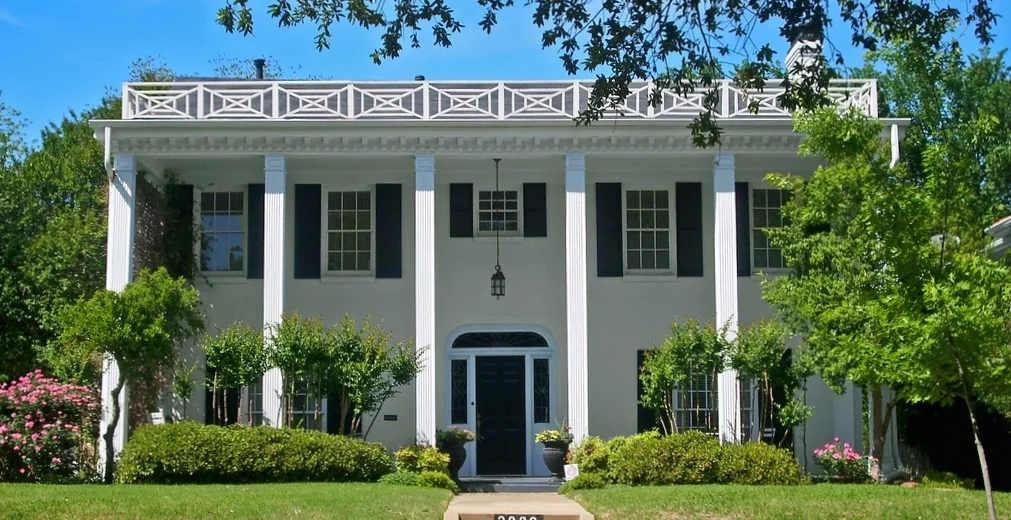 colonial house.jpg