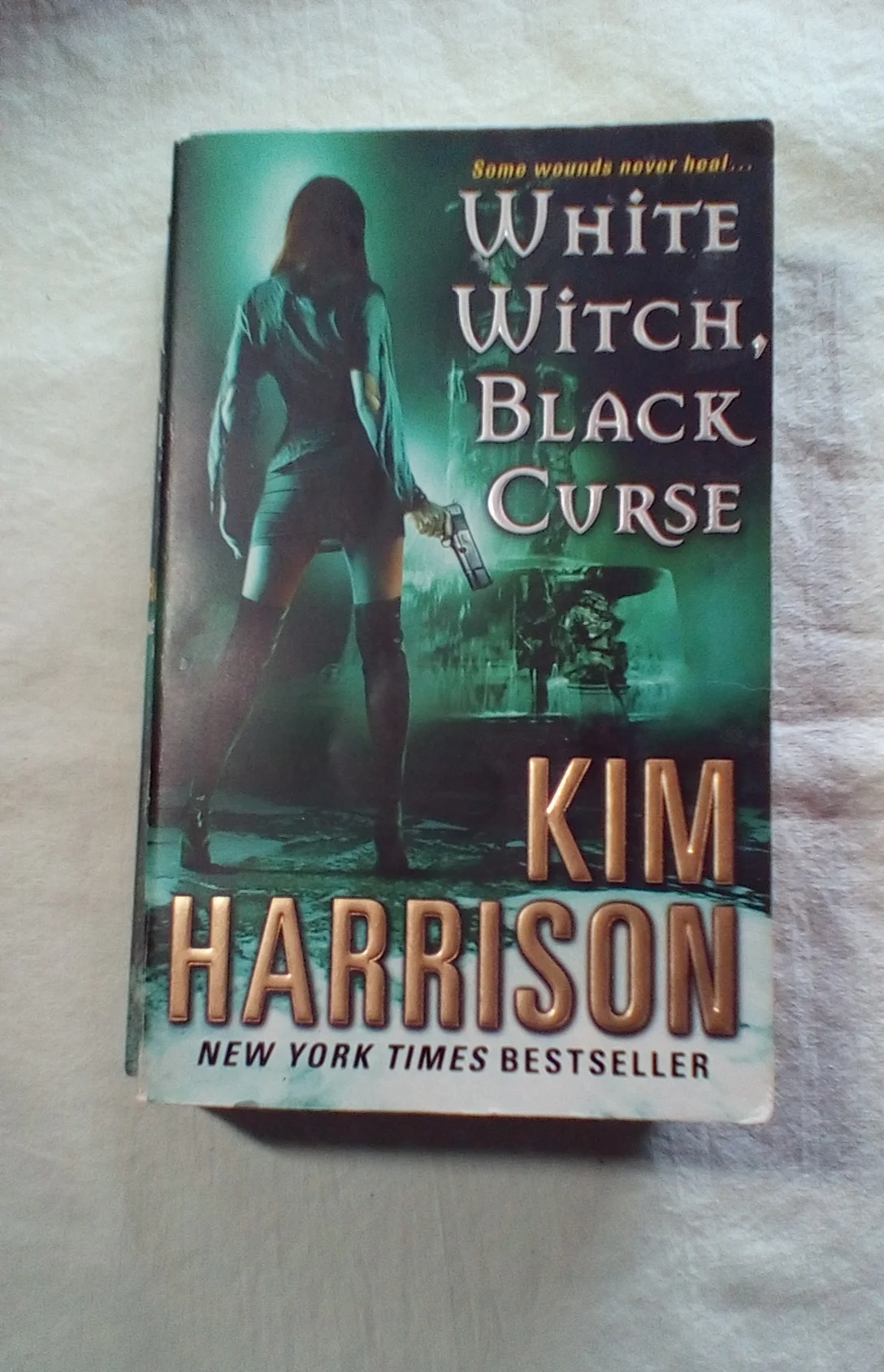 White Witch, Black Curse by Kim Harrison (PB, 2009)