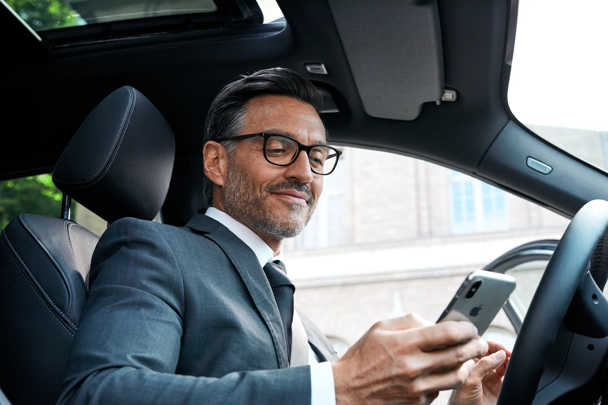DriveNow_Lifestyle_BMW_X1_Business.jpg