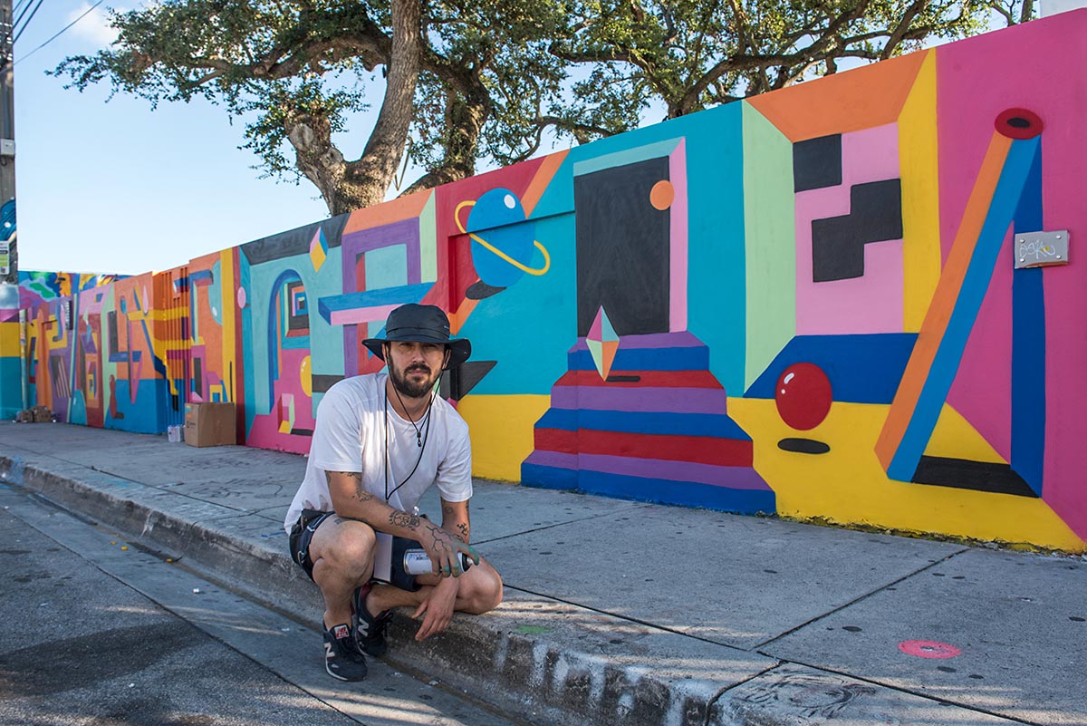 2SHY IN FRONT OF HIS WYNWOOD MURAL