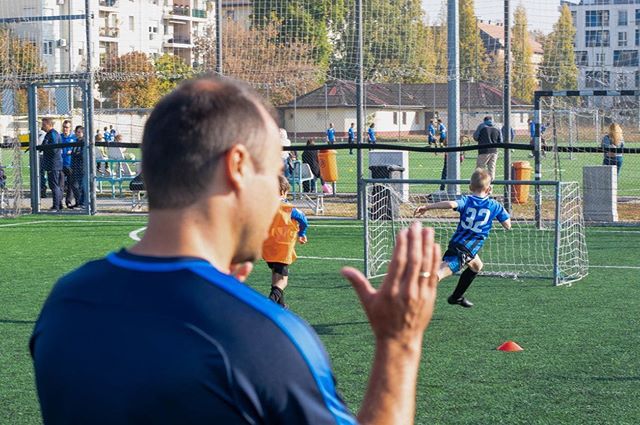 🗣 “Köszönjük szépen! Jól éreztük magunkat ezen a jól szervezett, hasznos és élményekben gazdag délelőttön. Ismerősöknek is szállítjuk a hírt rólatok, hadd találkozzanak a tehetséges gyerekek a remek lehetőségeitekkel.”
.
MEGVOLT A SZEZON ELSŐ INTERE