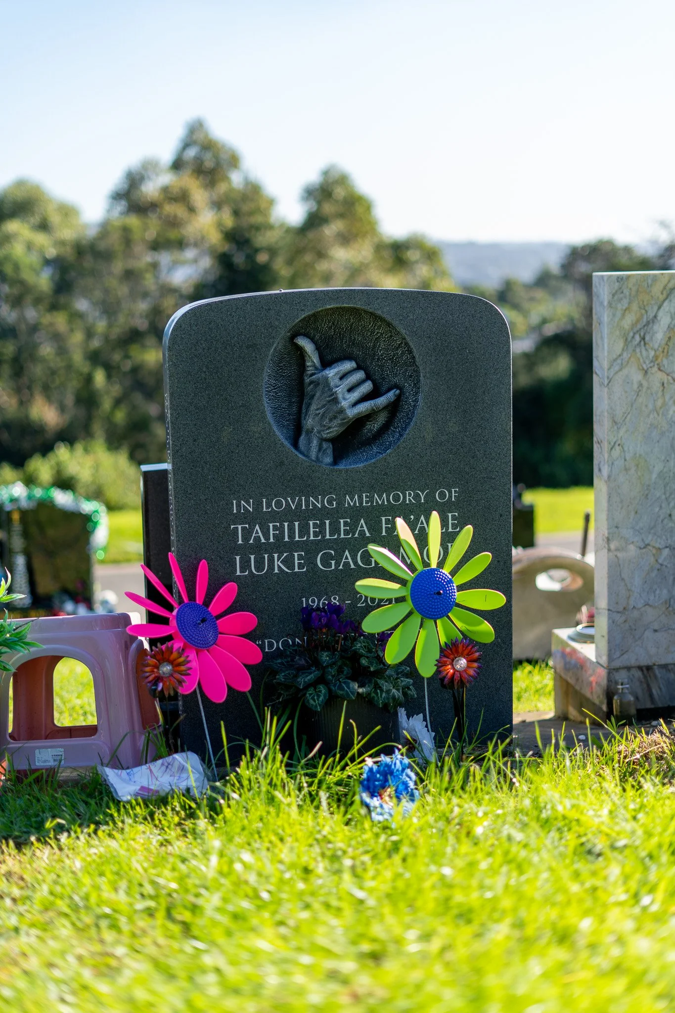 Gagamoe Carved Hand Headstone Tablet in grey.jpg