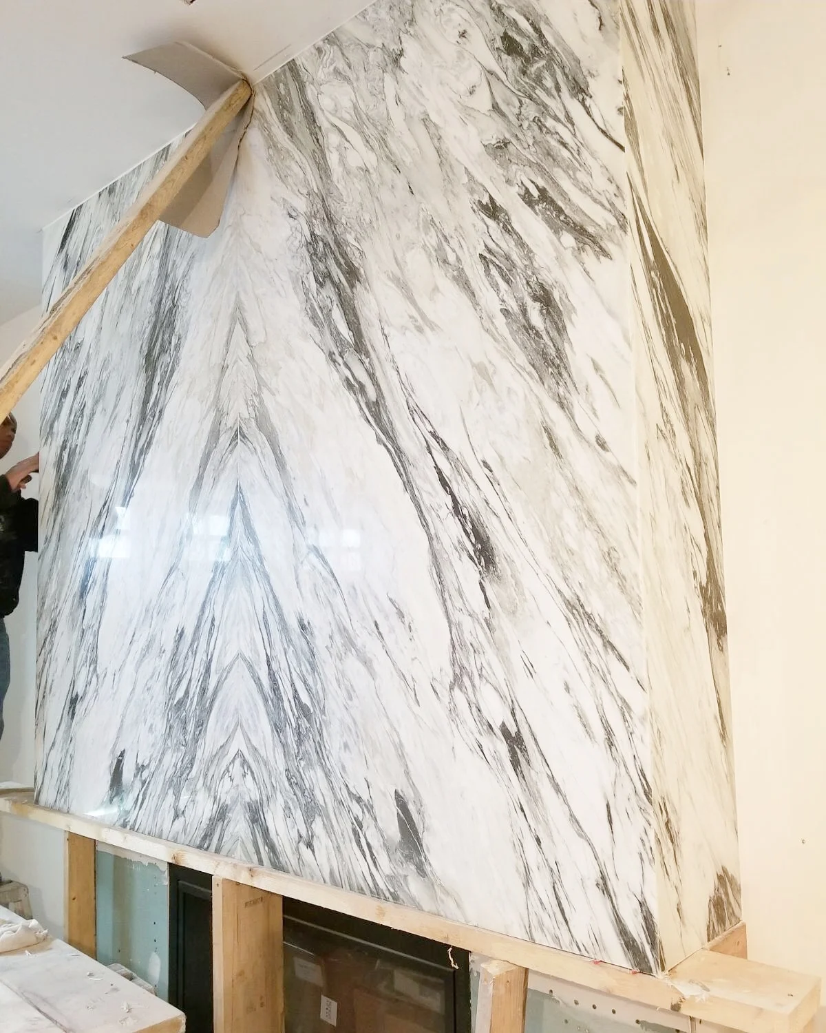  Flawless bookmarking of a marble fireplace 