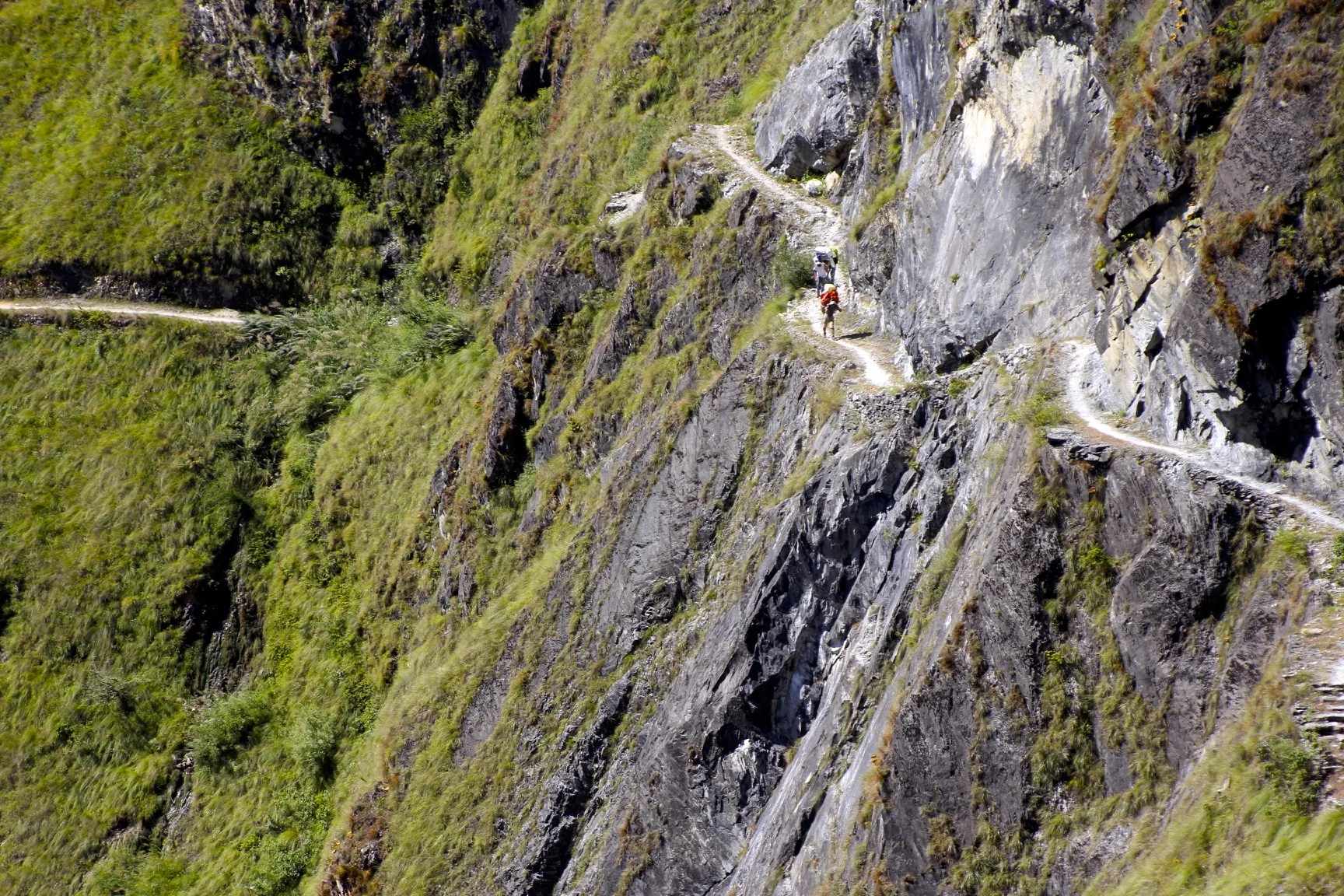 The trail is quite spectacular with huge drop offs.