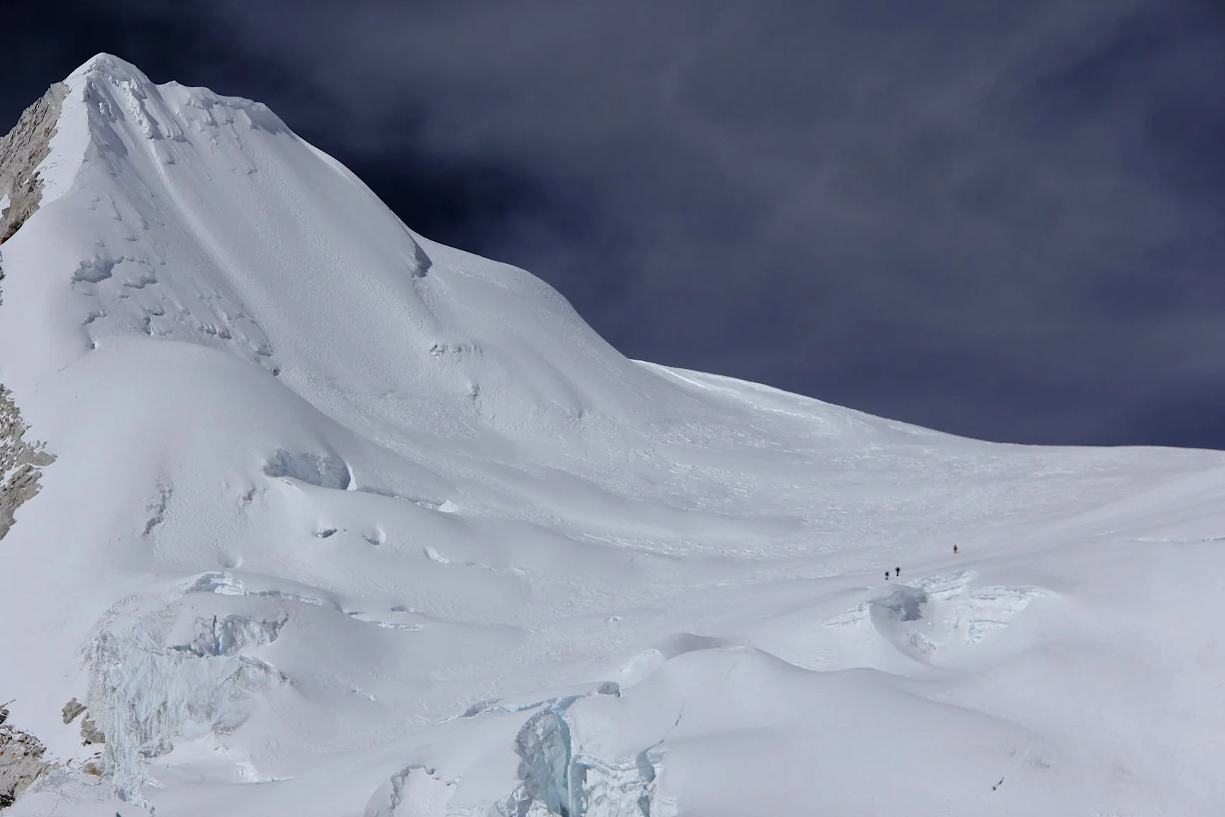 Climbing Baruntse