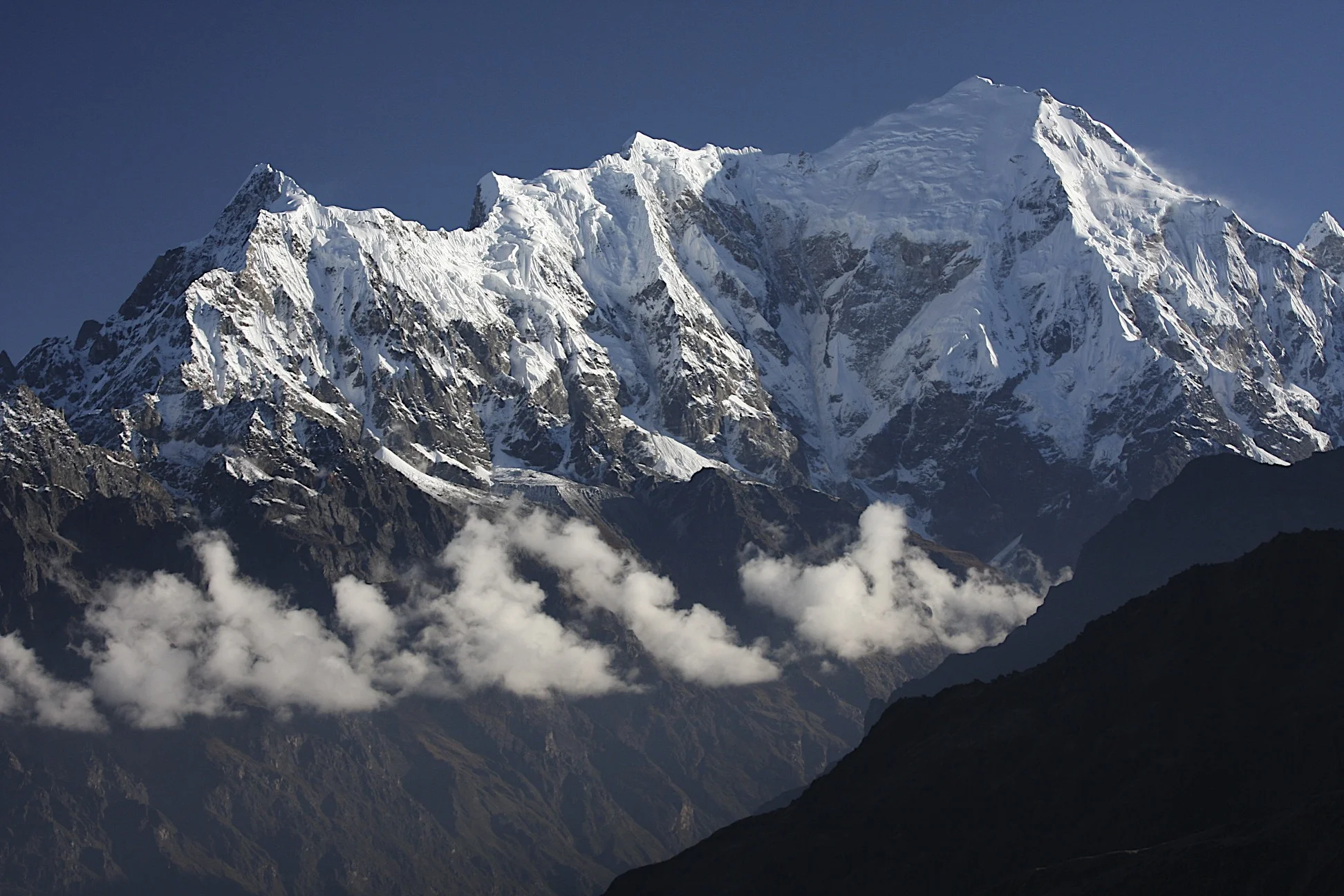 Langtang II 6,596m (left) and Langtang Lirung 7,227m (right)