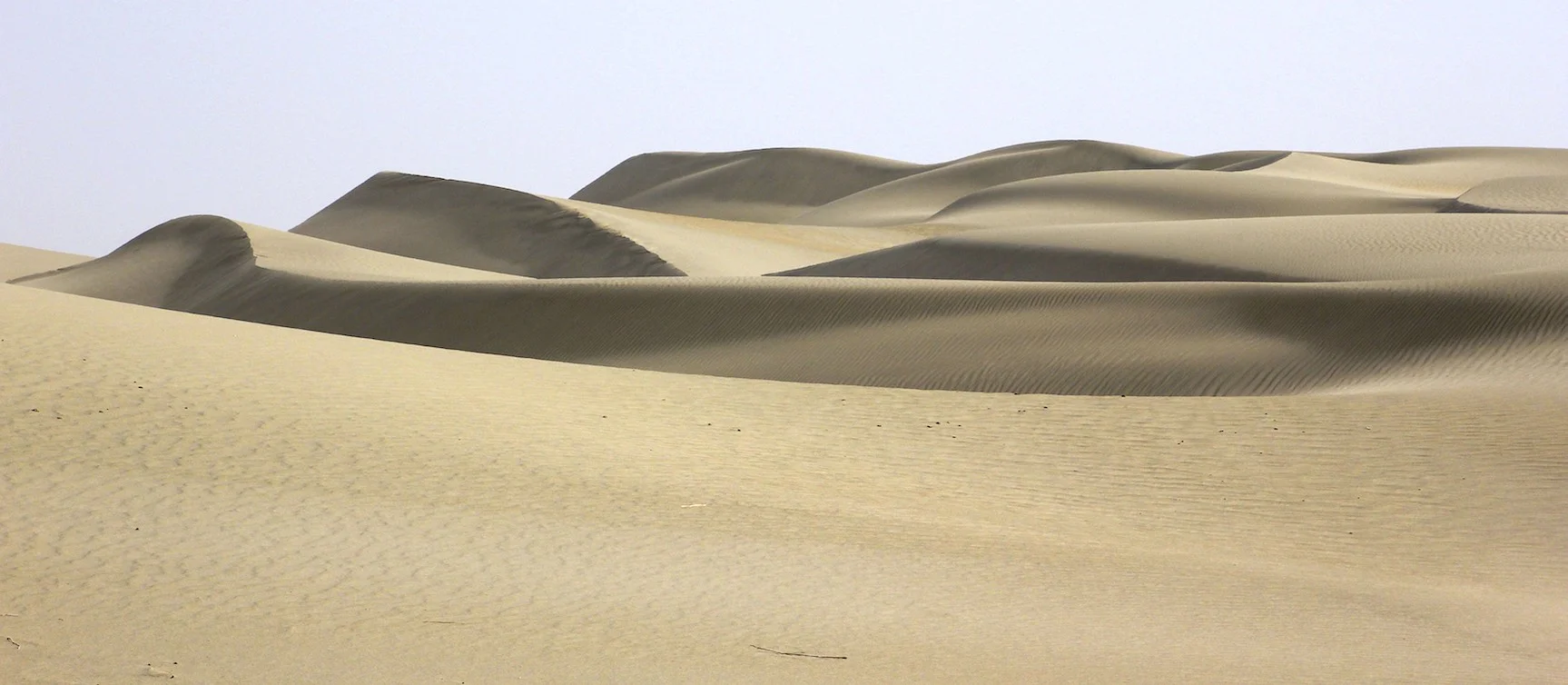 Taklamakan is one of the largest sandy deserts in the world, ranking 15th in size in a ranking of the world's largest non-polar deserts.
