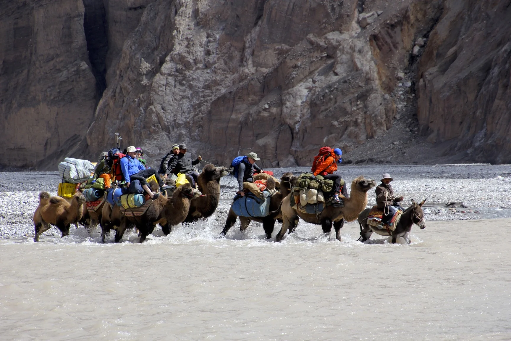 Crossing one of the main channels of the Shagskam River