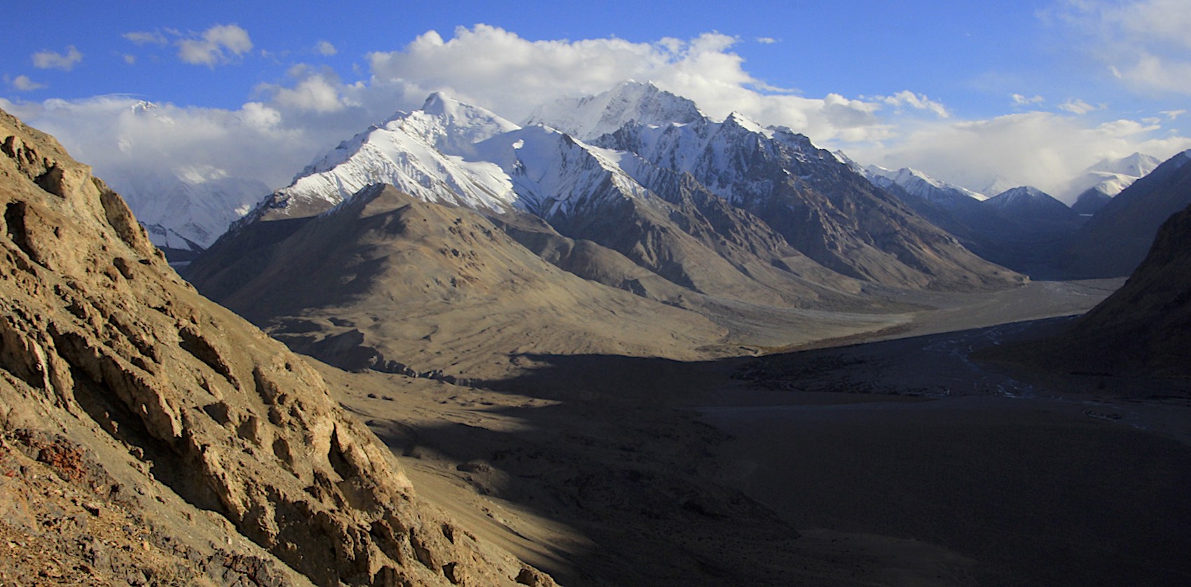 The Chinese BC and K2 (on the left)