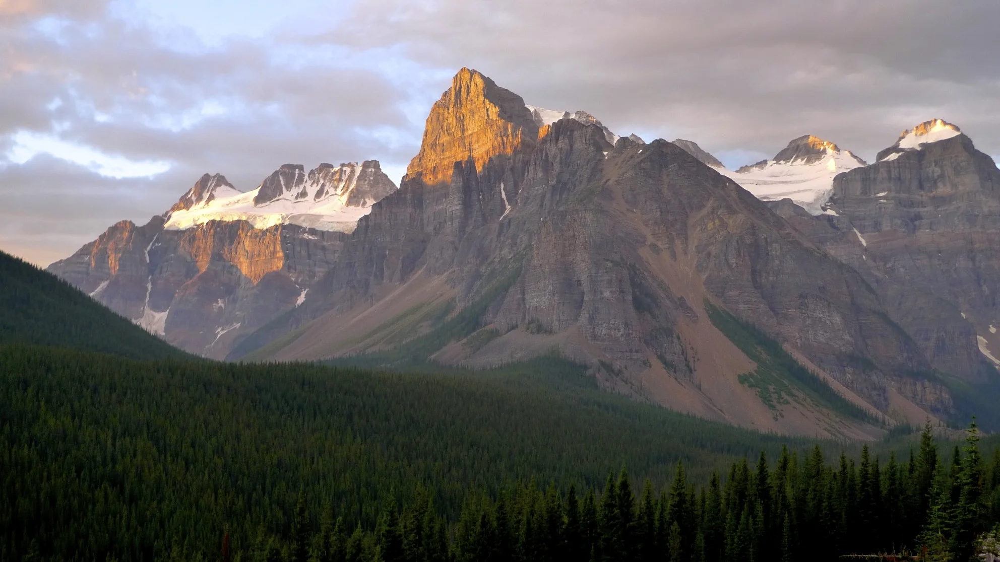 The Valley of 10 Peaks