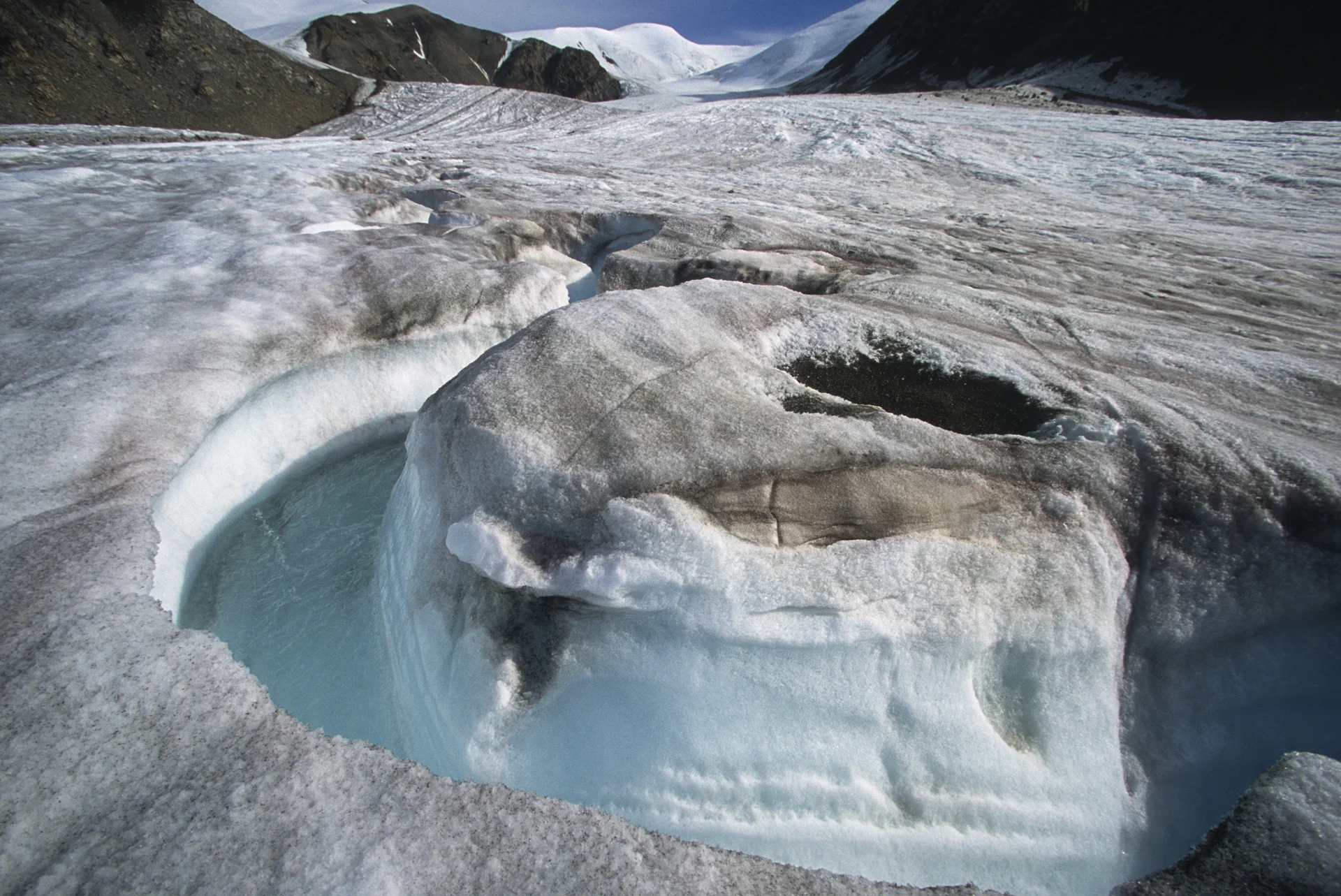 Glacier rivers