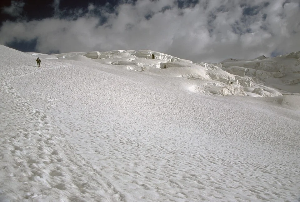 Approaching to the top of the Hispar Pass 5,151m