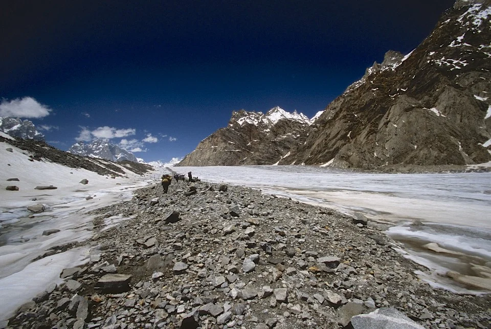 Day 2. En route to Banta I Camp. We initially had to follow the rubble of the lower glacier but soon we started walking on the medial moraine.