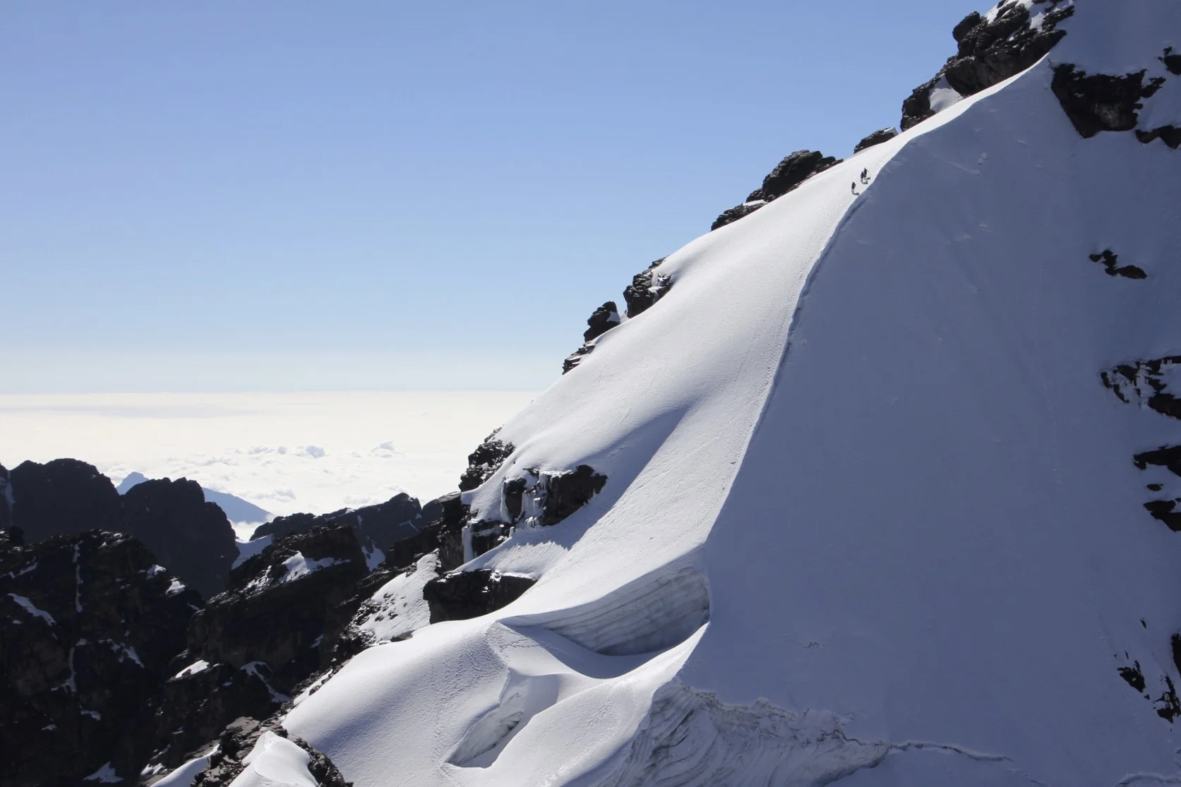 The summit ridge of Pequeno Alpamayo 5,434m.