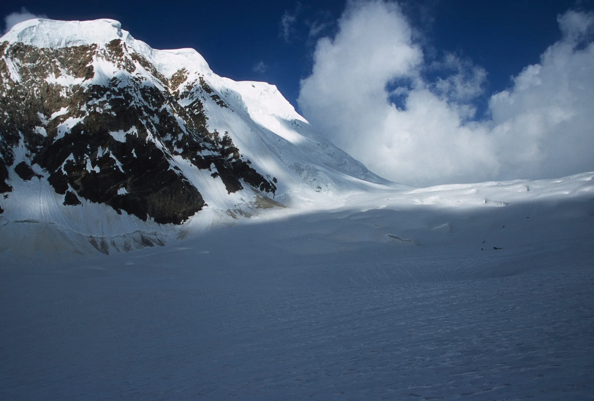 Climbing to Hispar Pass.