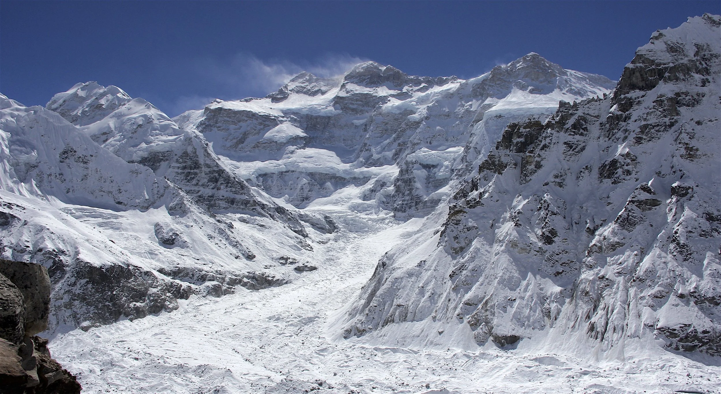 The Twins, Knchendzona North Face and the Wedge Peak above the Kanchendzonga Glacier