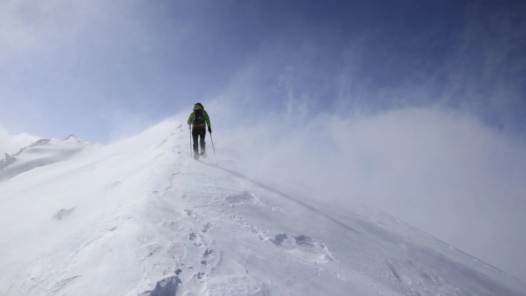 Summit ridge of Malpuchin with strong winds