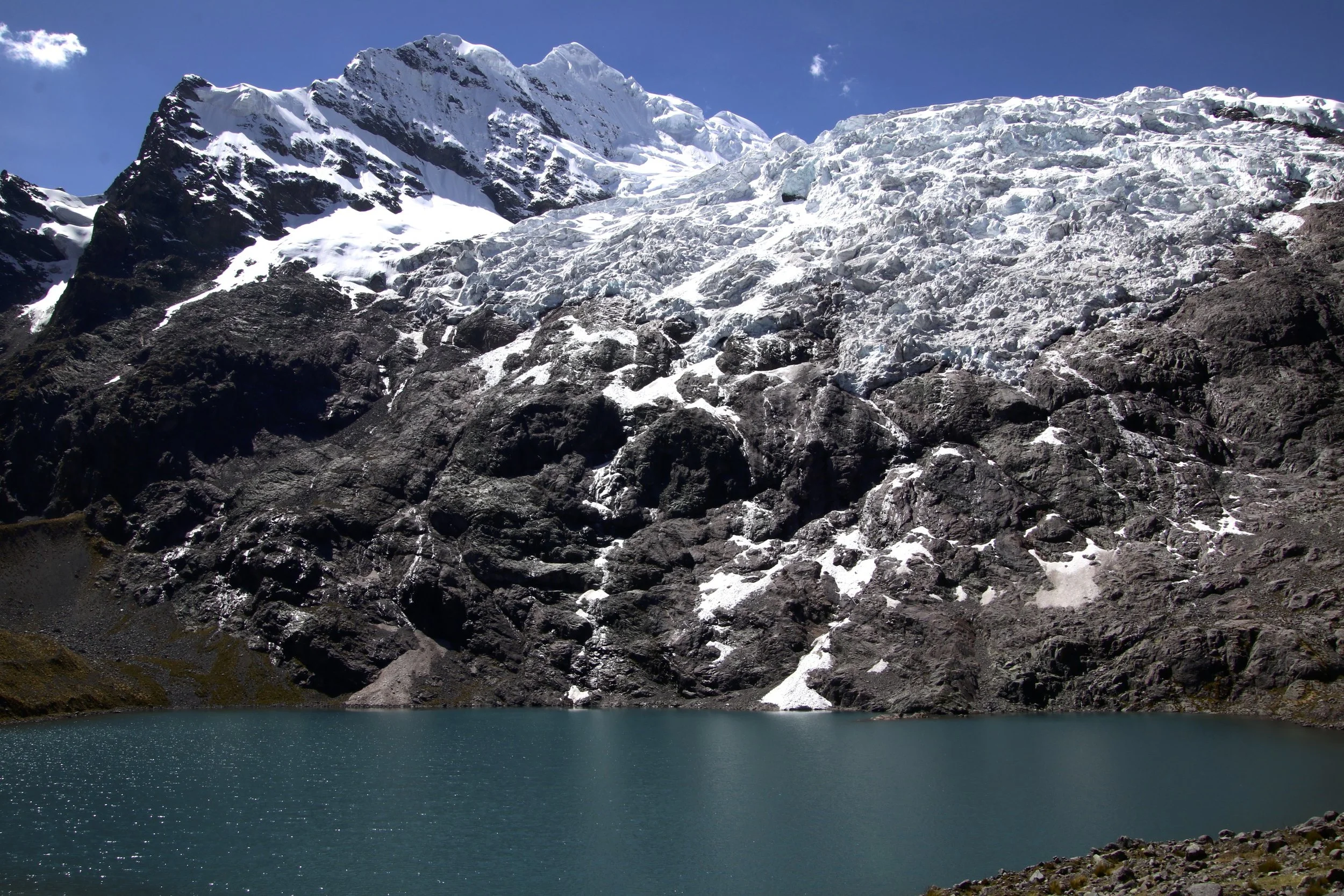 Lake Pucacocha and the spot for our second night’s camp at 4,800m. From here the trail divides: one continues around Ausangate and the other leads to the Rainbow Mountain.