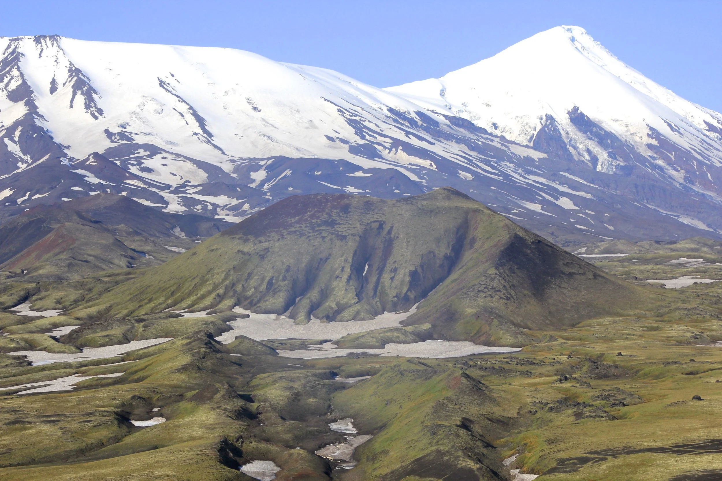 The view of Plotsky and Ostry Tolbachik Volcano from the pass.