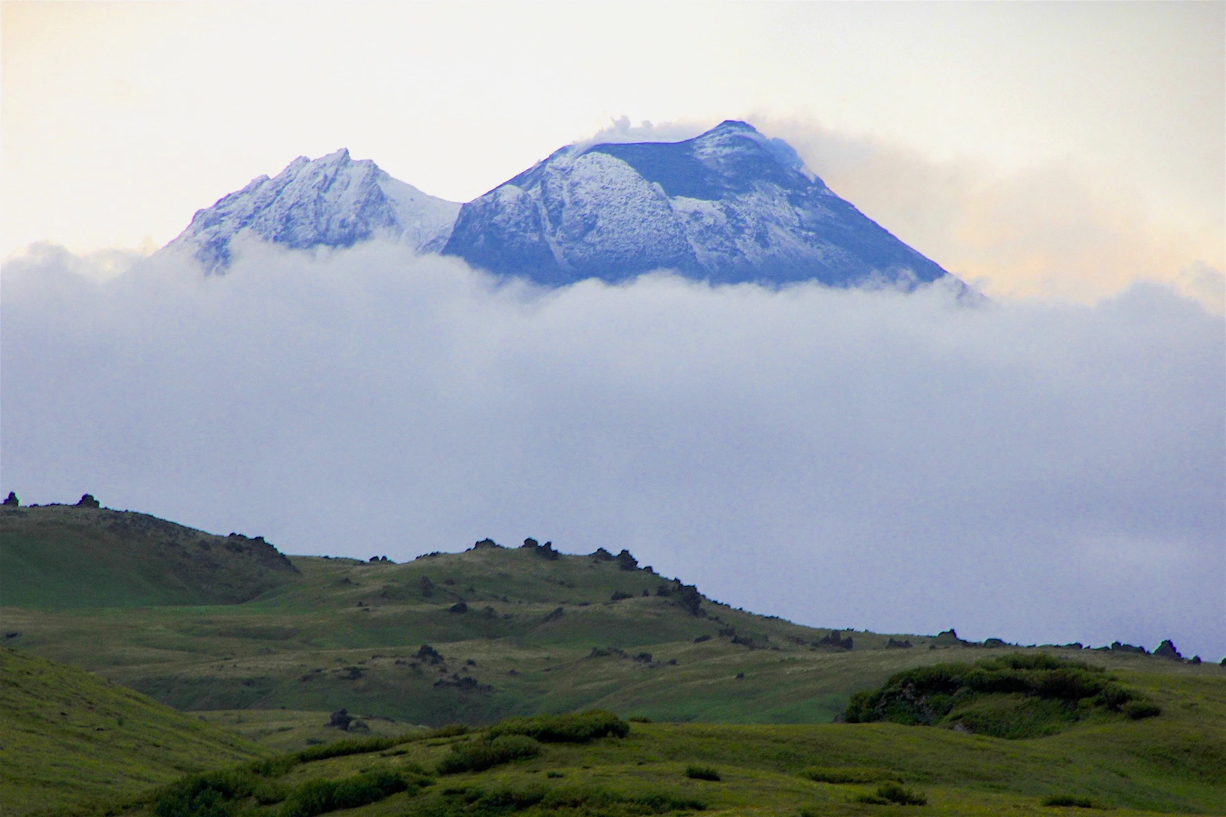 Our first view of the Bezimienny Volcano.