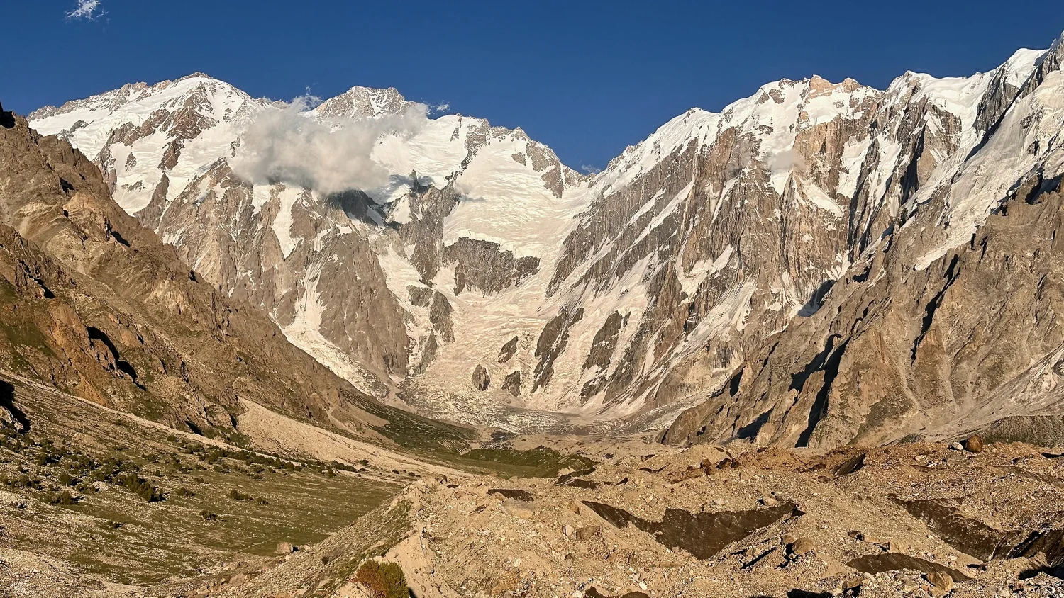 Glacier and rock faces near Diamir