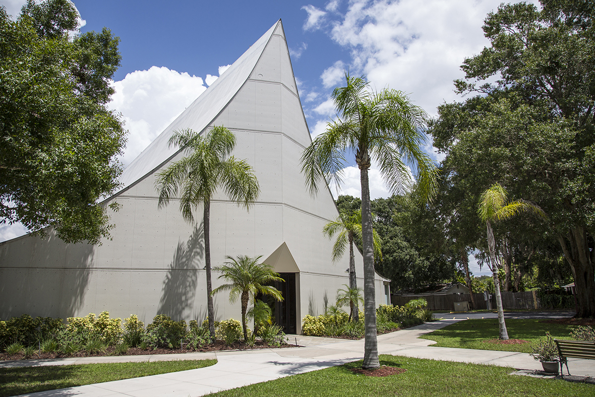 St. Paul's Lutheran Church by Victor Lundy