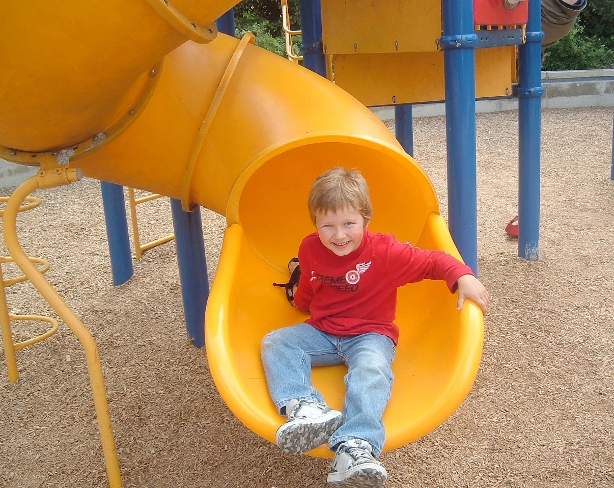 Kid_slide.JPG