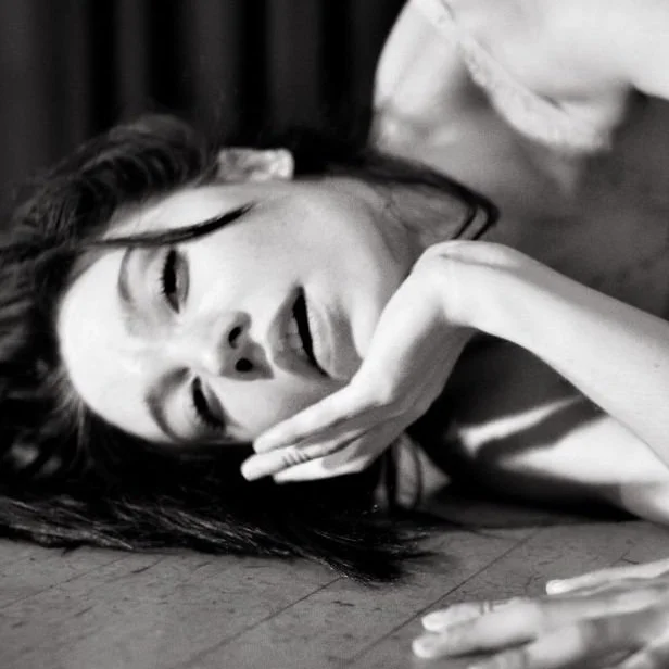 Photo Art : Obscuring Photography Creations with The Daughters of The House
