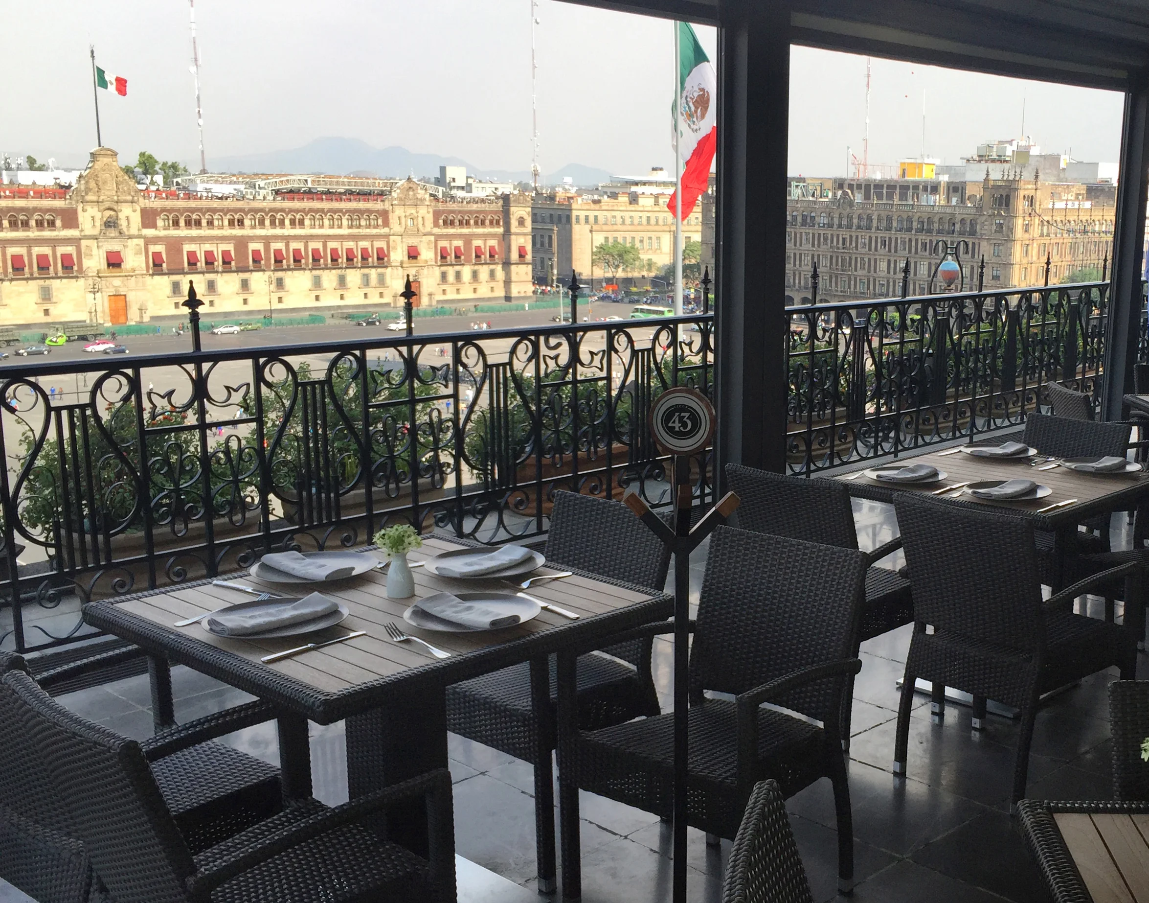 A Room With a View: El Balcón del Zócalo