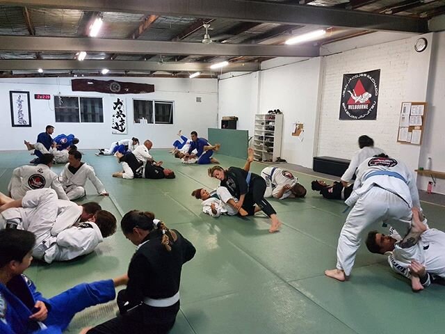 We&rsquo;re all in this together, stay calm, stay safe and be kind to one another🙏🏼
.
.
This was our JJM Melbourne crew last Wednesday, good vibes and good training 👊🏼 #bjj #bjjmelbourne #community #family #goodtimes
