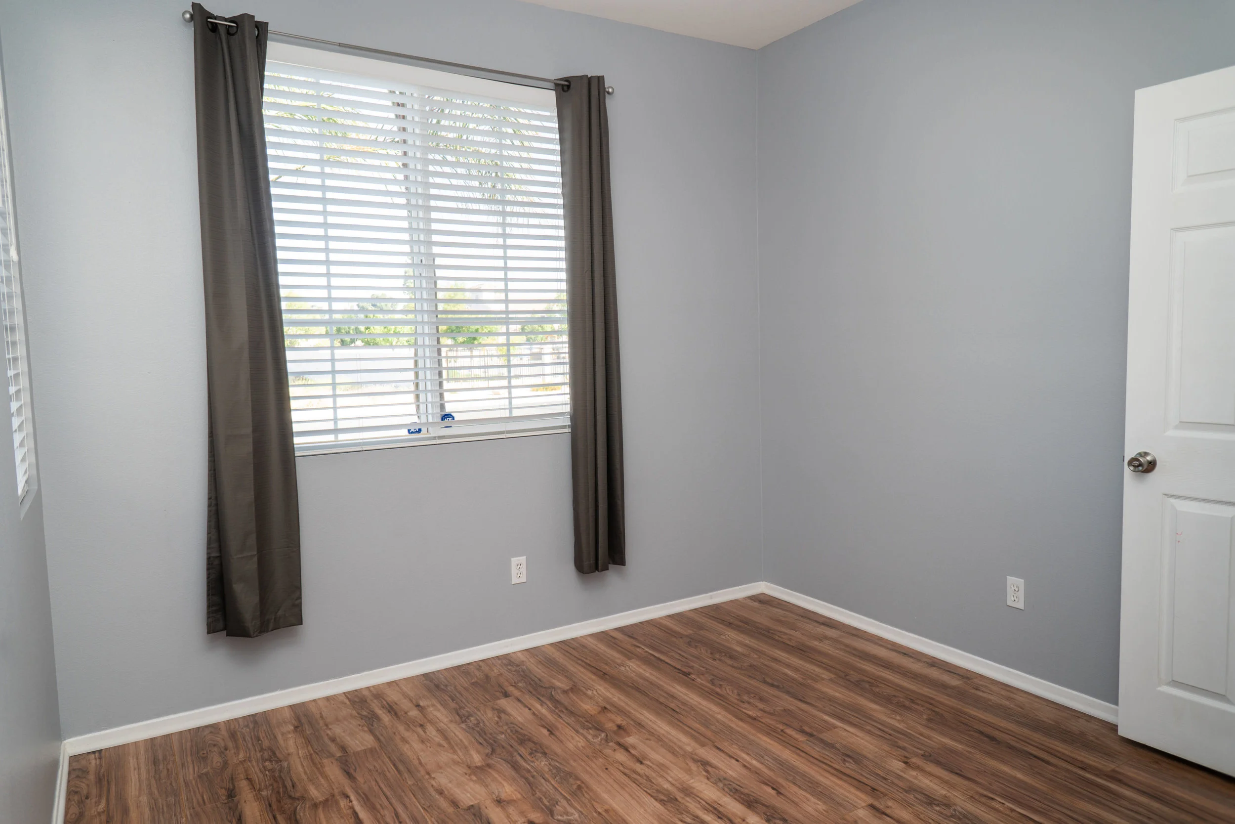 545_Palm_Ave_San_Jacinto_Carrie_Gan_May_2018_4.jpg