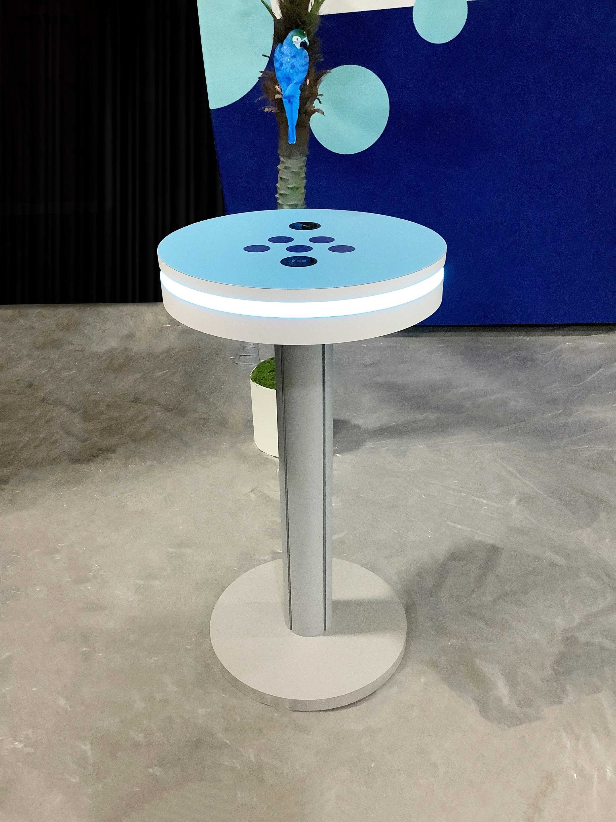 MassMutual_BISA_10x20_Charging Table.jpg