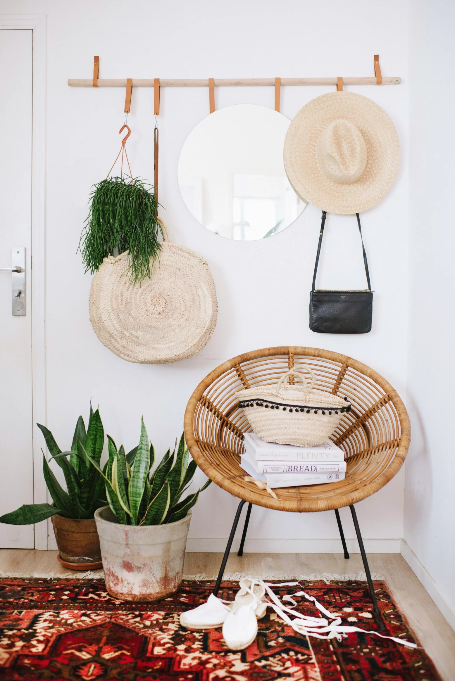 DIY-Entryway-Organizer-3-1-778x1165@2x.jpg