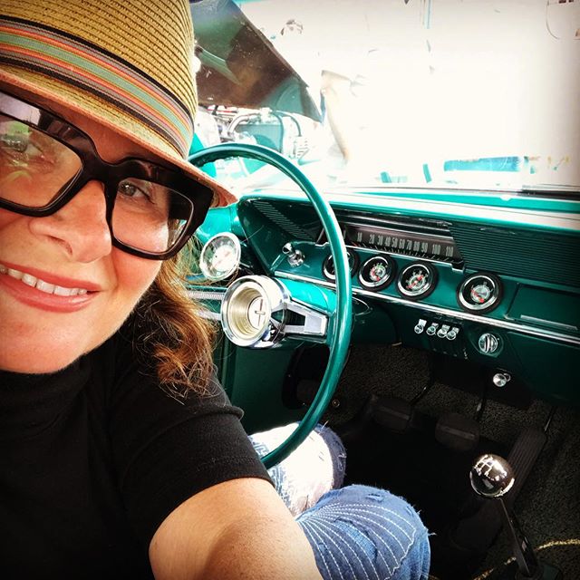 Feeling joyful. #ferndale #carshow #vintagecar #successgirlusa #eaglerock