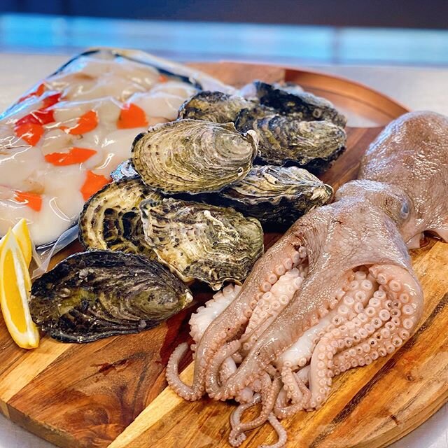 &bull; Fresh Seafood &bull; 💥 Special 💥 We are giving 15% off all our fresh fish for today only! 🐟🐠 We have also just received heaps of amazing live oysters, fresh scallops with the roe on and fresh octopus! Just in time for the weekend! 🐙🦪