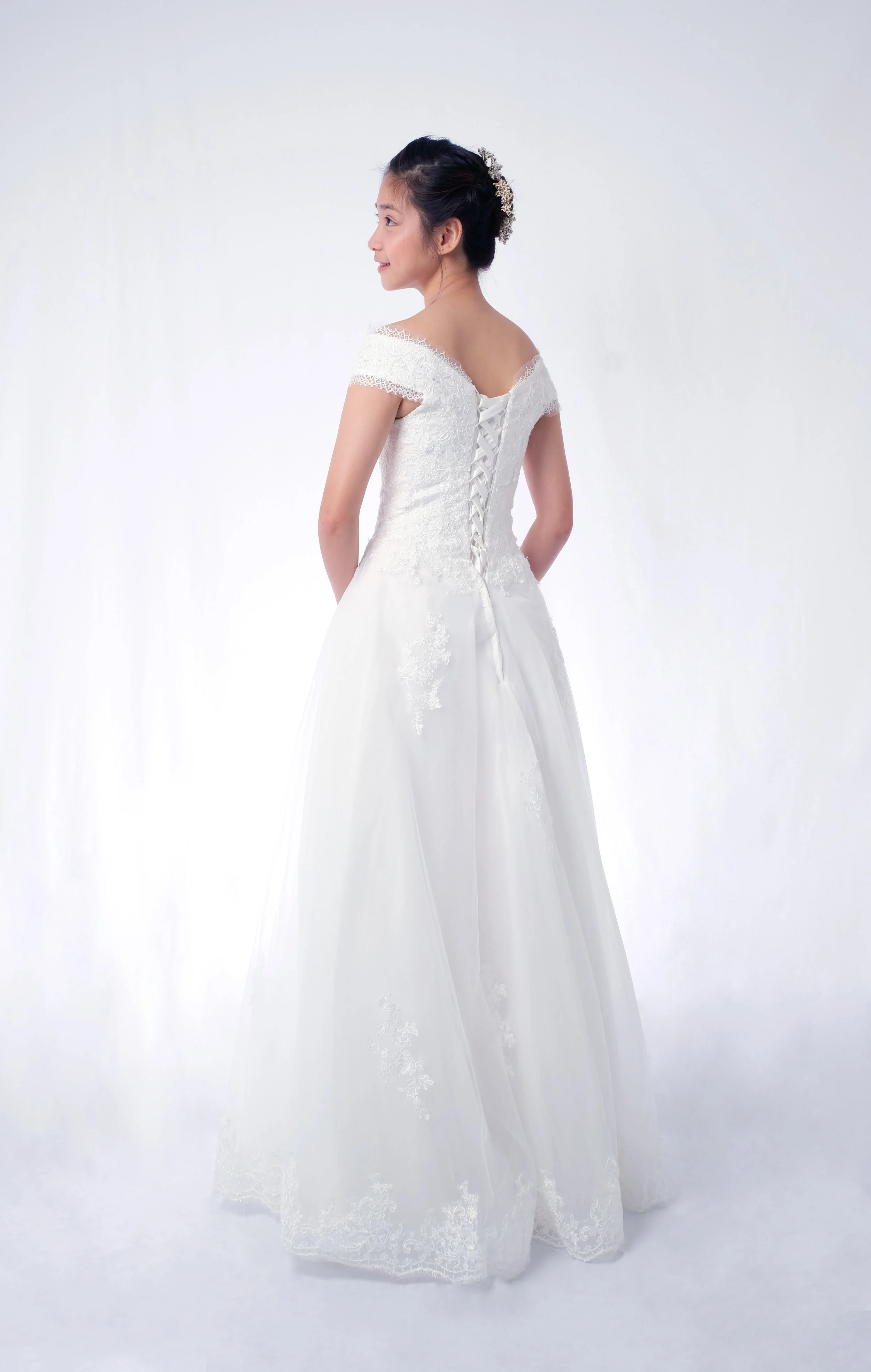 bride in wedding bridal off shoulder v neck sheath gown