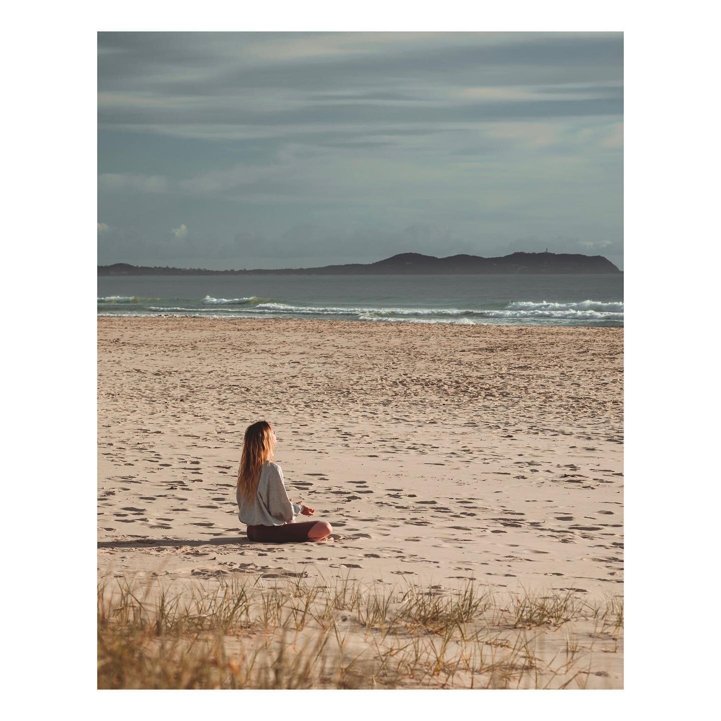 &bull;GIFT FROM THE SEA: A RETREAT&bull;
WHY DO WE RETREAT?
Are you feeling stuck in your day-to-day routine? Are you feeling a shift coming, but can&rsquo;t hear your heart beyond the noise of your surroundings? Do you just need space to rest?
For t
