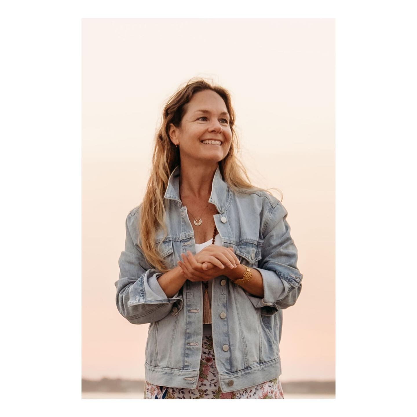 &bull;GIFT FROM THE SEA: A RETREAT&bull;
YOUR MENTOR
Allison Schumann is an International Wellness Facilitator and Spiritual Mentor who has woven 25+ years in luxury hospitality, education and the wellness industry with embodied experience in the mod