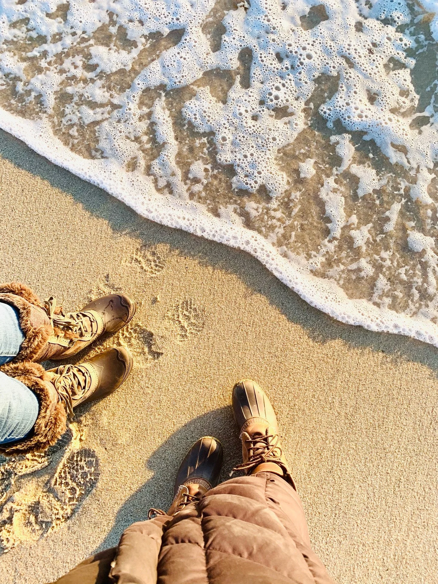 &bull;A FALL RETREAT TO CAPE COD WITH ALLISON&bull;
NOV 7-9, 2025
Enjoy Pilates informed movement, meditation, contemplation, sound healing and shell seeking with Allison when she brings you home to Cape Cod. Autumn inspired local cuisine prepared da