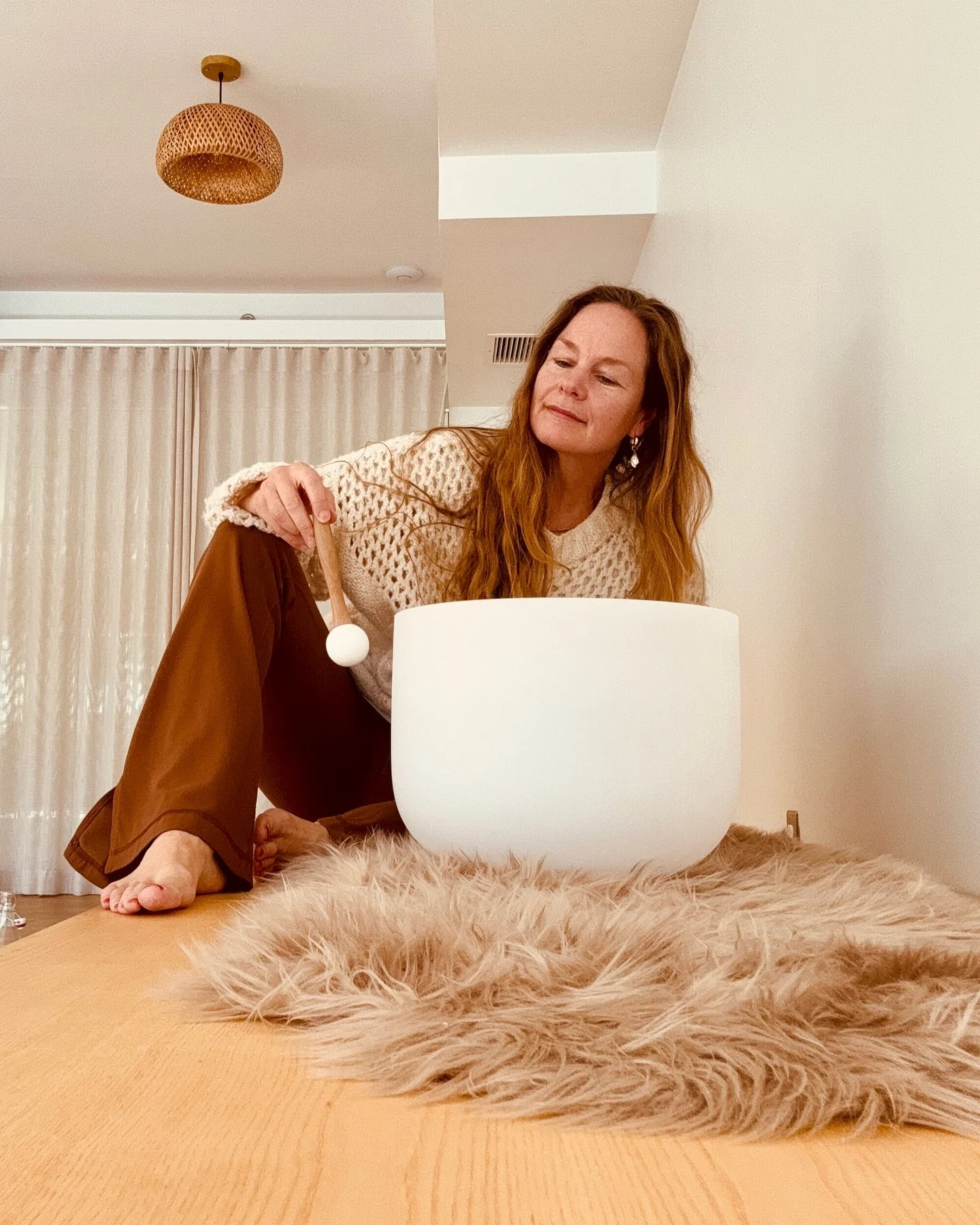 &bull;PEOPLE ARE WATER&bull;
The human body is crystal, water and space. Each of these, being conductors of sound, allow vibrations to roll deeply inward at a cellular level. The mind stills. The hemispheres of the brain rebalance giving way to a reg